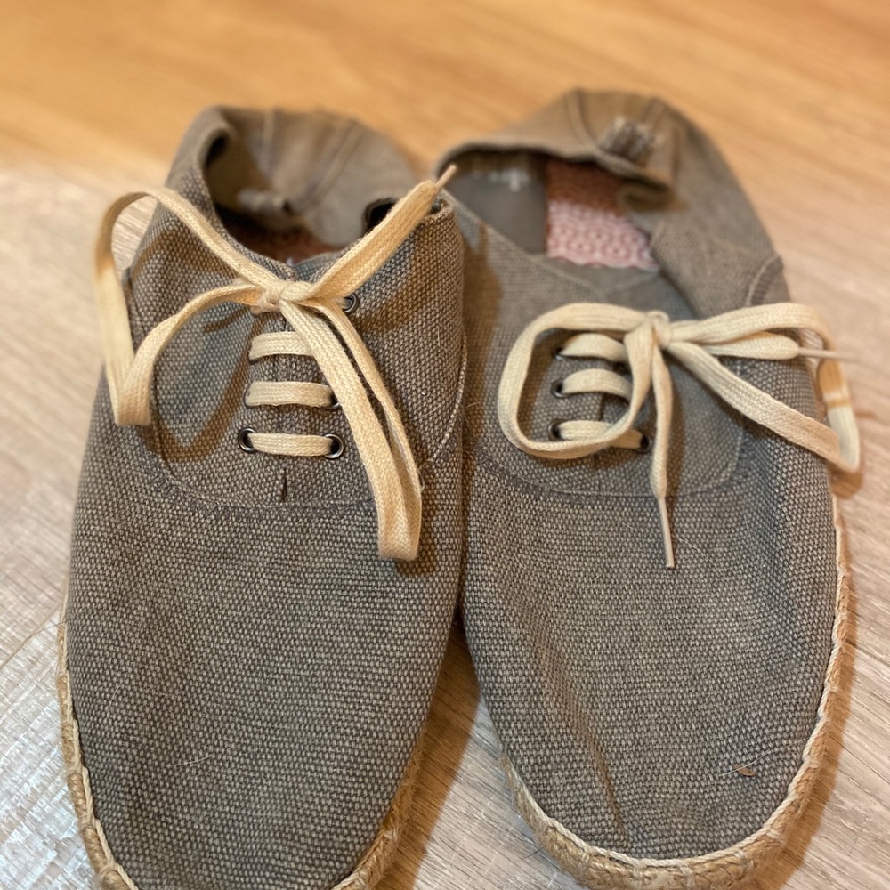 Beach shoes